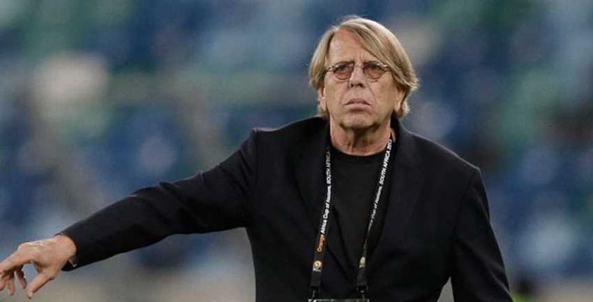 كلود لوروا يهاجم رئيس فيفا: جعل كرة القدم في قفص التلاعب والمزايدات