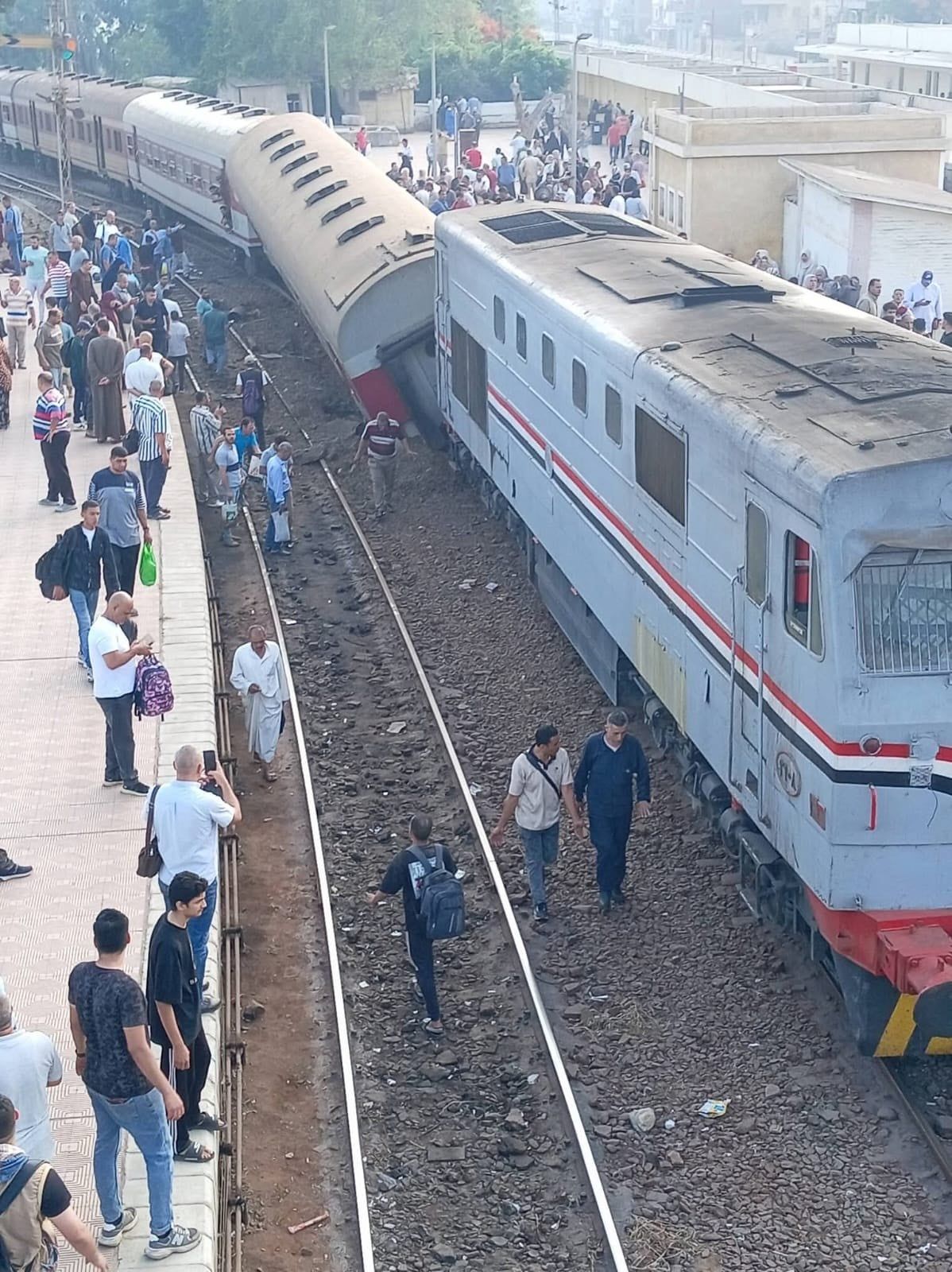 خروج عربة قطار عن القضبان بمحطة محلة روح بطنطا (1)