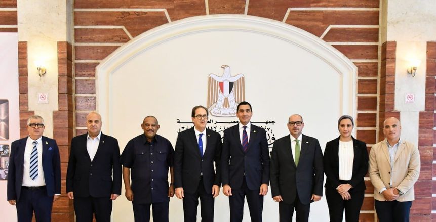 وزير الرياضة يبحث مع رئيس «الأنوكا» زيادة عدد الألعاب بدورة أفريقيا