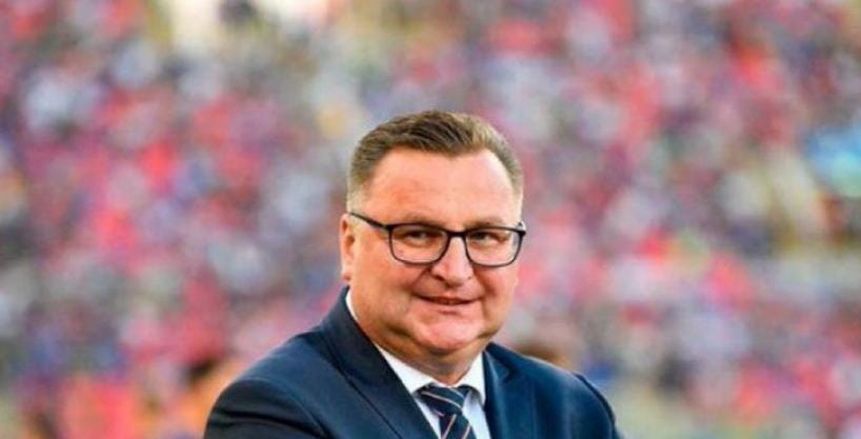 ارتبط بالأهلي.. من هو البولندي تشيسلاف ميشنيفيتش المرشح لتدريب الزمالك؟