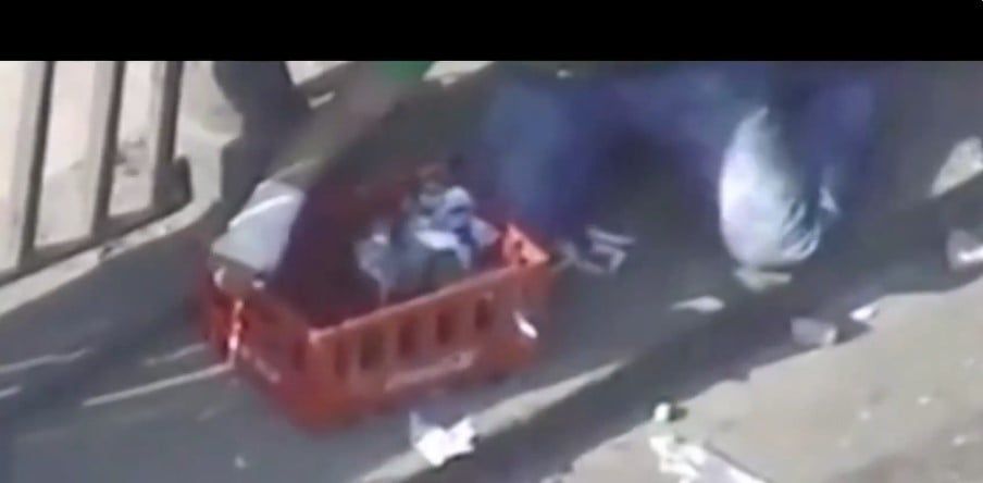 عناصر الإخوان يستهدفون المدنيين بزجاجات المولوتوف