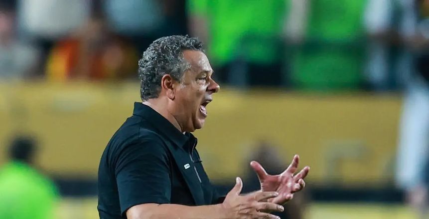 جماهير الإفريقي تفتح النار على الإدارة بعد تعيين مدرب الترجي السابق