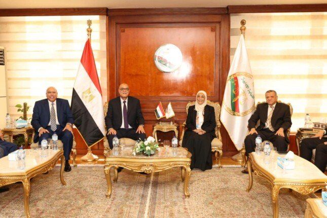 رئيس هيئة قضايا الدولة يزور رئيسة النيابة الإدارية لتهنئتها بالمنصب الجديد رئيس هيئة قضايا الدولة يزور رئيسة النيابة الإدارية لتهنئتها بالمنصب الجديد