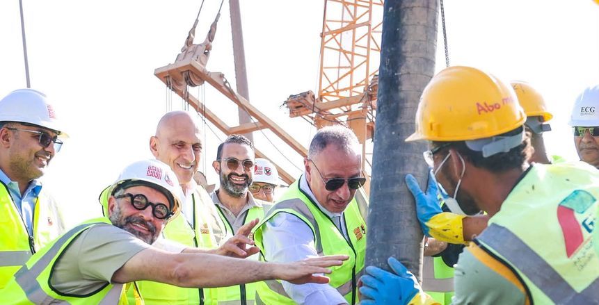 رئيس الأهلي يتابع المرحلة الأولى من الأعمال الخرسانية في ستاد النادي