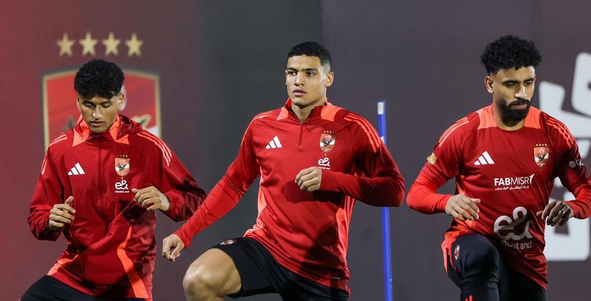 بعد رحيل العش.. الأهلي يتحرك لضم مدافع جديد