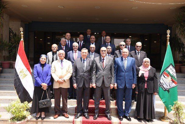 رئيس «قضايا الدولة» يشيد بالدور المحوري للمحكمة الدستورية في صون الحقوق وترسيخ سيادة القانون رئيس «قضايا الدولة» يشيد بالدور المحوري للمحكمة الدستورية في صون الحقوق وترسيخ سيادة القانون