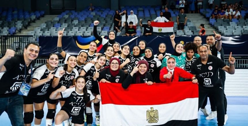 وزير الرياضة يهنئ منتخب الناشئات لكرة اليد بعد الفوز على الدنمارك