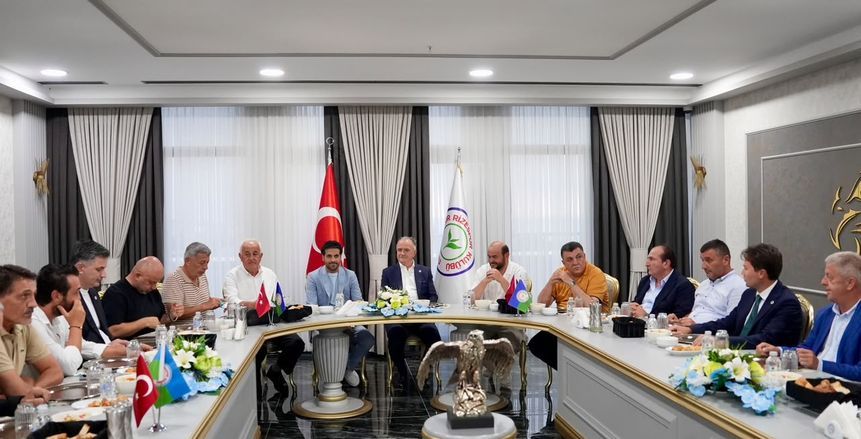 بيراميدز يلبي دعوة عشاء من رئيس نادي ريزا سبور التركي