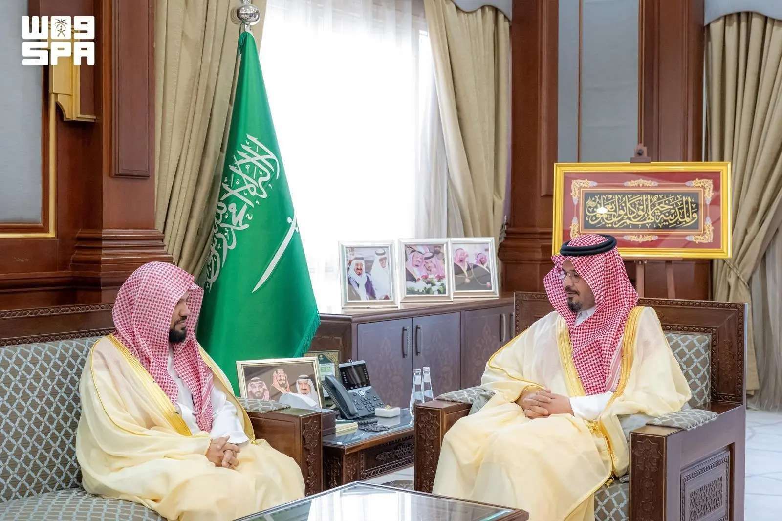 جانب من استقبال أمير منطقة المدينة المنورة مساعد الرئيس العام للشؤون الدينية بالمسجد النبوي