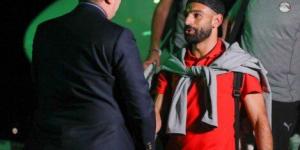 وصول بعثة منتخب مصر لبتسوانا.. «صور»