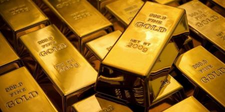 الذهب يهبط أكثر من 1% مع ارتفاع النفط