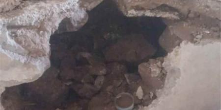 مجهولون ينبشون ويخربون ضريحًا في ريف تعز بحثاً عن الكنوز