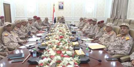 نائب رئيس هيئة الأركان يشدد على مضاعفة الجهود والحفاظ على الجاهزية