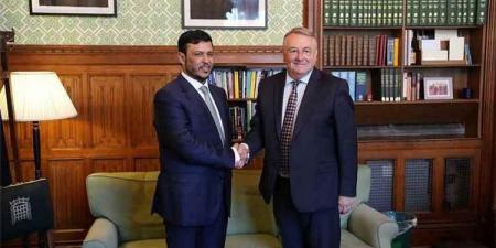عضو مجلس القيادة الرئاسي عبدالله العليمي يبحث مع زعيم مجلس العموم البريطاني مستجدات الأوضاع في اليمن والعلاقات الثنائية