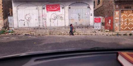 مالك عمارة في تعز يفجر مفاجأة.. تجمعات شبابية «صاخبة» تُحوّل حيه إلى «ساحة حرب» ليلاً