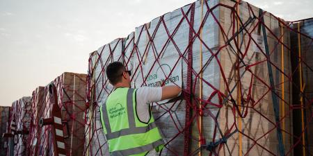 دبي الإنسانية توجّه رابع شحناتها الإغاثية إلى أوغندا ضمن جسرها الجوي الداعم لجهود مكافحة إيبولا