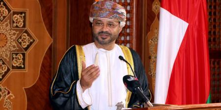 وزير الخارجية العماني: أمن الخليج يتطلب الانتقال من سياسة الاحتواء إلى الإدماج الإقليمي