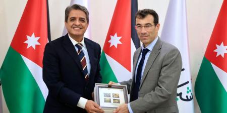 وزير الشباب يبحث مع سفير الاتحاد الأوروبي تعزيز التعاون في تنفيذ البرامج والمشاريع الشبابية