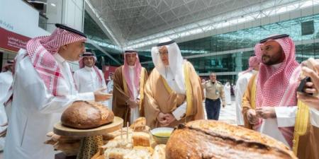 وزير البيئة يدشن حملة بالتمر أبرك