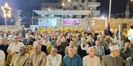 في مشهد يليق بتاريخه.. نقابة المعلمين بقنا تقيم احتفالية لتأبين شيخ الإذاعيين فهمي عمر بحضور حاشد