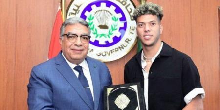 محافظ الدقهلية يكرم إمام عاشور بعد تألقه مع منتخب مصر في كأس العالم 2026