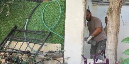 العدو الاسرائيلي يجبر فلسطينيا على هدم منزله في سلوان بالقدس المحتلة