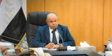 الخنبشي يدعو إلى تحسين الخدمات وتعزيز الأداء المؤسسي في حضرموت
