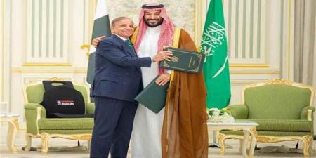 رويترز: هجمات الحوثيين الأخيرة على السعودية تضع باكستان في مواجهة "الخط الأحمر" مع إيران