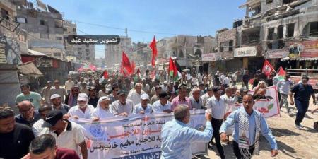 وقفة احتجاجية في خان يونس تنديداً بالعدوان على غزة ومطالبات بوقفه فوراً