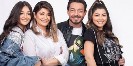 أحمد زاهر يكشف عن سعادته بقرب قدوم حفيدته الأولى.. ماذا قال؟