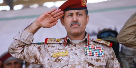 وزير الدفاع اليمني يؤكد جاهزية القوات لتنفيذ ان توجهات تصدرها القيادة