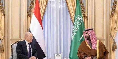 ترتيبات لعودة مجلس القيادة والحكومة إلى عدن تمهيداً لحسم الأزمة سلماً أو حرباً
