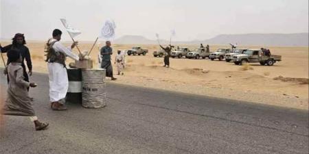 حضرموت على صفيح ساخن.. مشائخ الهضبة يقطعون الوقود عن عدن ويحاصرون المحافظات بـ"نقطة قبلية"