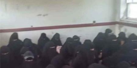 صادم.. طالبات يجلسن على الأرض في فصل دراسي بإب وغياب طاولات يثير غضباً واسعاً