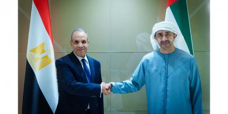 عبدالله بن زايد ووزير الخارجية المصري يبحثان العلاقات الأخوية ومجمل الأوضاع في المنطقة