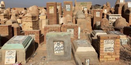 خير أم شر؟.. تفسير رؤيا «الرجل يصلي عند قبر والده» في المنام لابن سيرين