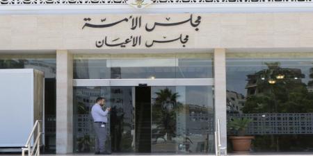"تربوية الأعيان" تقر "معدل الجامعات"