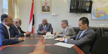 الحكومة اليمنية: الحوثيون يملكون موارد لصرف رواتب الموظفين في مناطق سيطرتهم