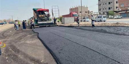 بتوجيهات وزير الأشغال ومتابعة محافظ لحج .. بدء أعمال سفلتة طريق الحوطة – نوبة دكيم ضمن مشروع الصيانة الروتينية