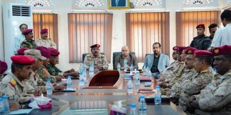 الخنبشي: توحيد القرار العسكري ورفع الجاهزية ضرورة لمواجهة تهديدات الحوثي