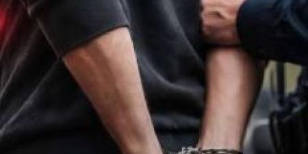 فاجعة تهز مصر.. شاب يقتل والدته شنقاً ويسلّم نفسه للشرطة