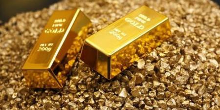 تراجع الذهب عن أعلى مستوياته خلال أسبوعين مع ارتفاع النفط