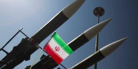 الحرس الثوري الايراني يعلن استهداف مستودعات لتخزين الذخائر والمعدات في القاعدة الأمريكية في العديري بالكويت