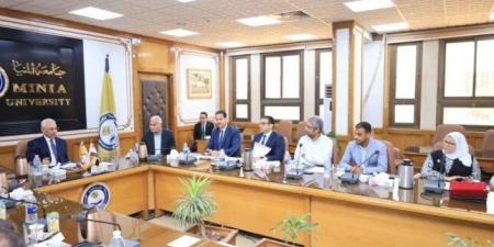 استعدادًا لأسبوع شباب الجامعات الرابع عشر.. جامعة المنيا تسابق الزمن لإنهاء مشروعاتها الإنشائية الكبرى