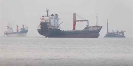 شهر إضافي في البحر و2.5 مليون دولار.. تكلفة فرار ناقلات النفط من مضيقي هرمز وباب المندب
