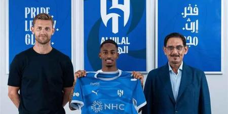 الهلال السعودي يعلن رسمياً التعاقد مع لاعب دولي حتى 2029.. ما التفاصيل؟