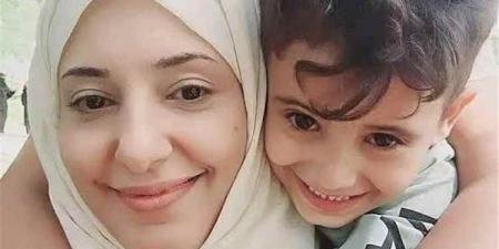 ابنة ناشطة يمنية تطالب بإنقاذ والدتها وتتهم الحوثيين بتعريض حياتها للخطر