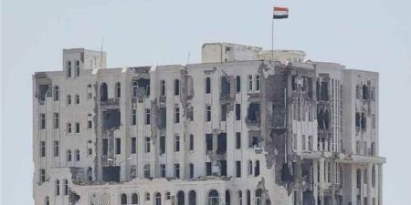 المجمع القضائي في تعز تحت القصف الحوثي.. ولا خسائر بشرية