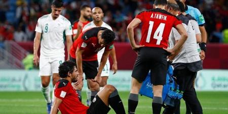 صخرة دفاع منتخب مصر يخلع القميص ويعلن اعتزاله كرة القدم