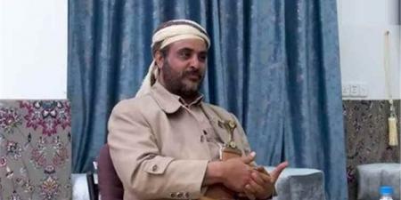 قبائل أرحب تنتفض ضد القيادي الحوثي فارس الحباري وتعلن براءتها منه - [فيديو]